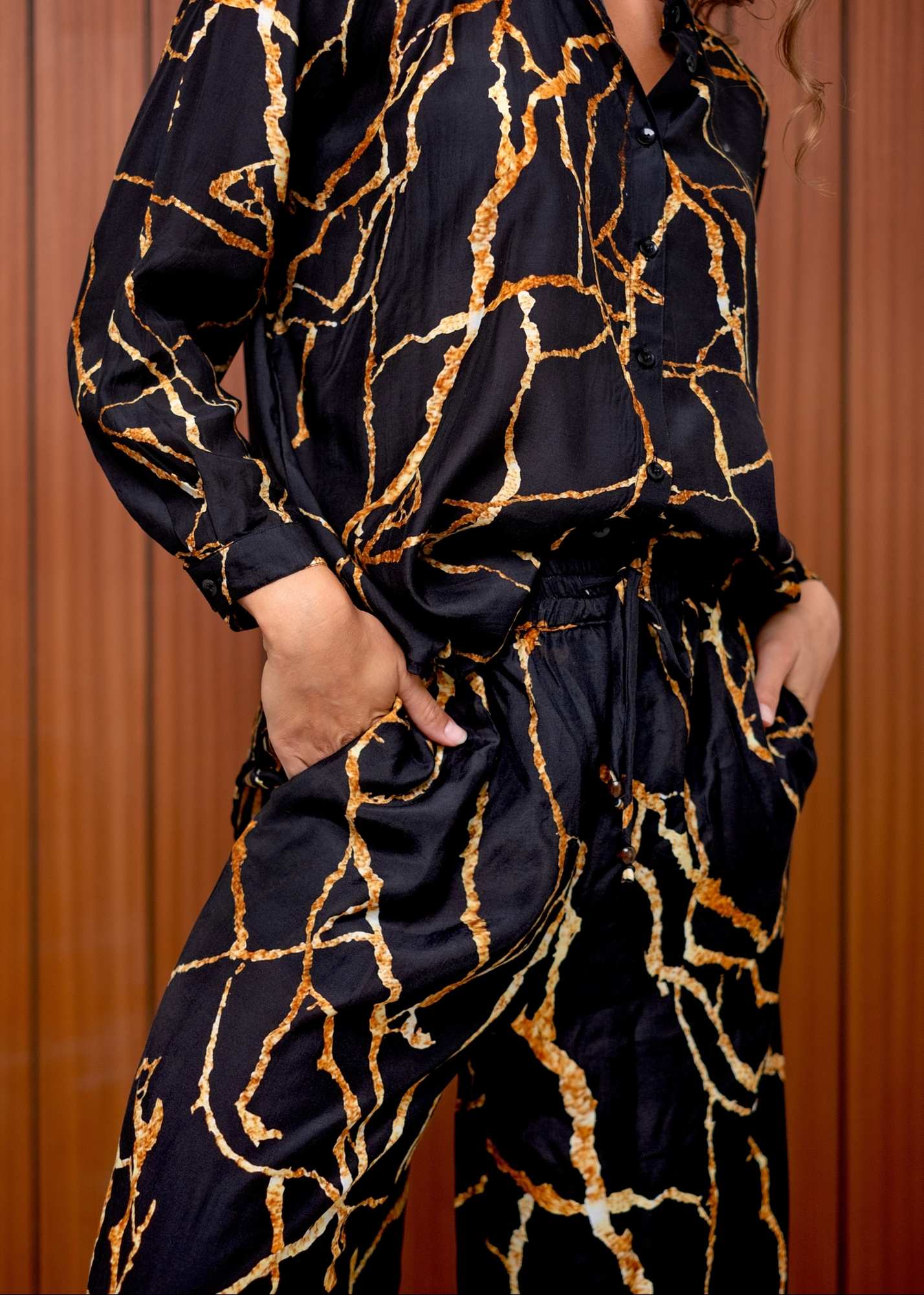 Unice Pants Suit in Black and Gold Marble