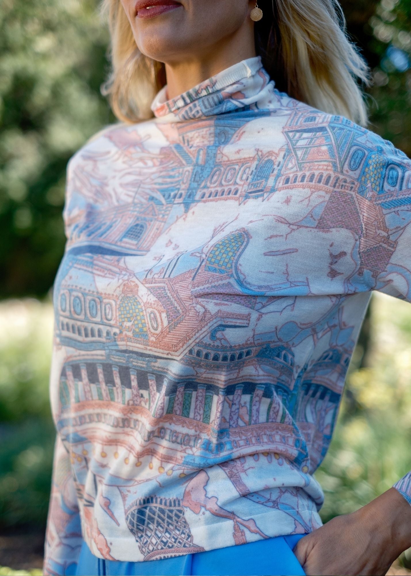 100% Wool Turtle Neck Long Sleeve Sweater in Pink and Blue Monuments