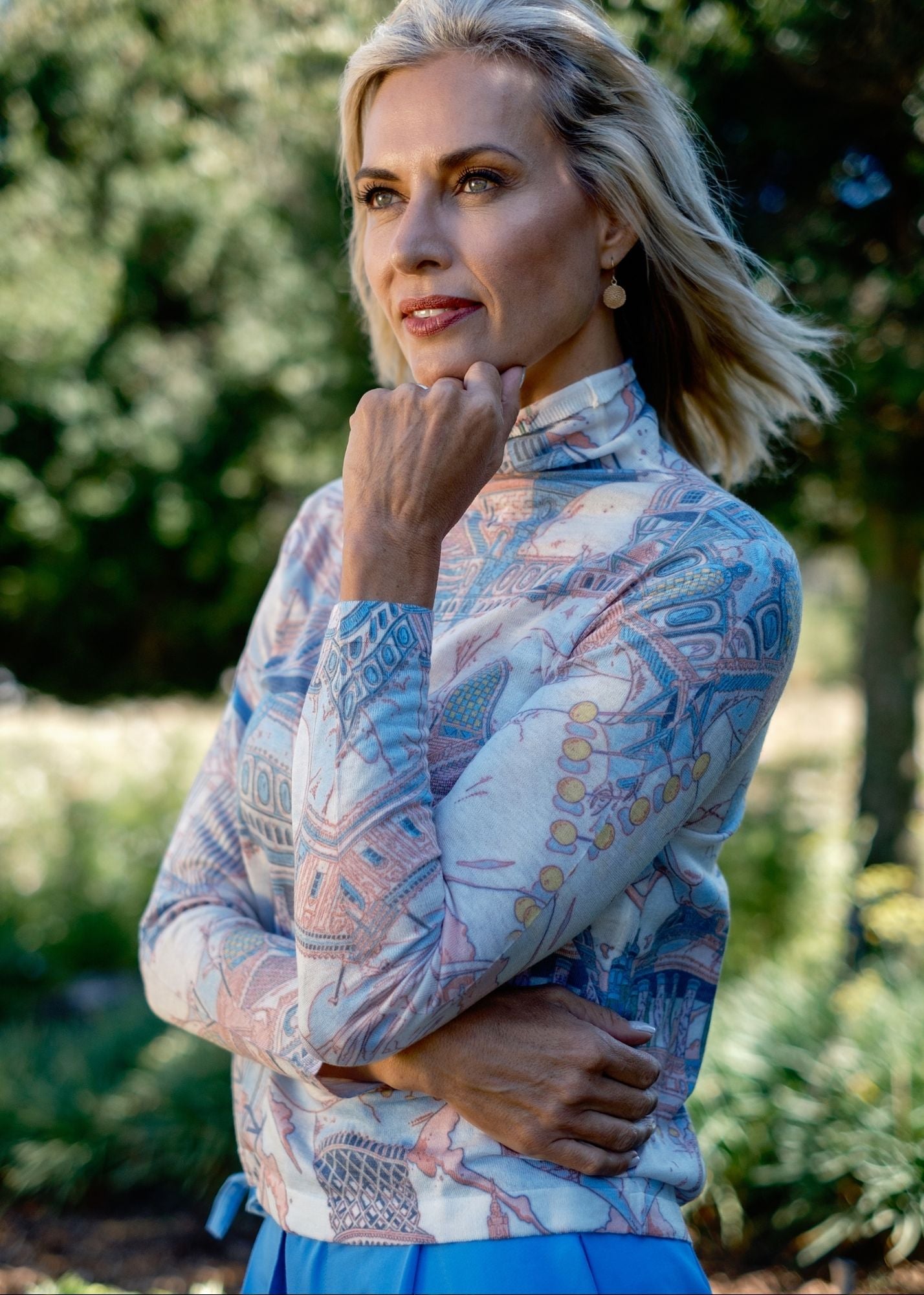 100% Wool Turtle Neck Long Sleeve Sweater in Pink and Blue Monuments
