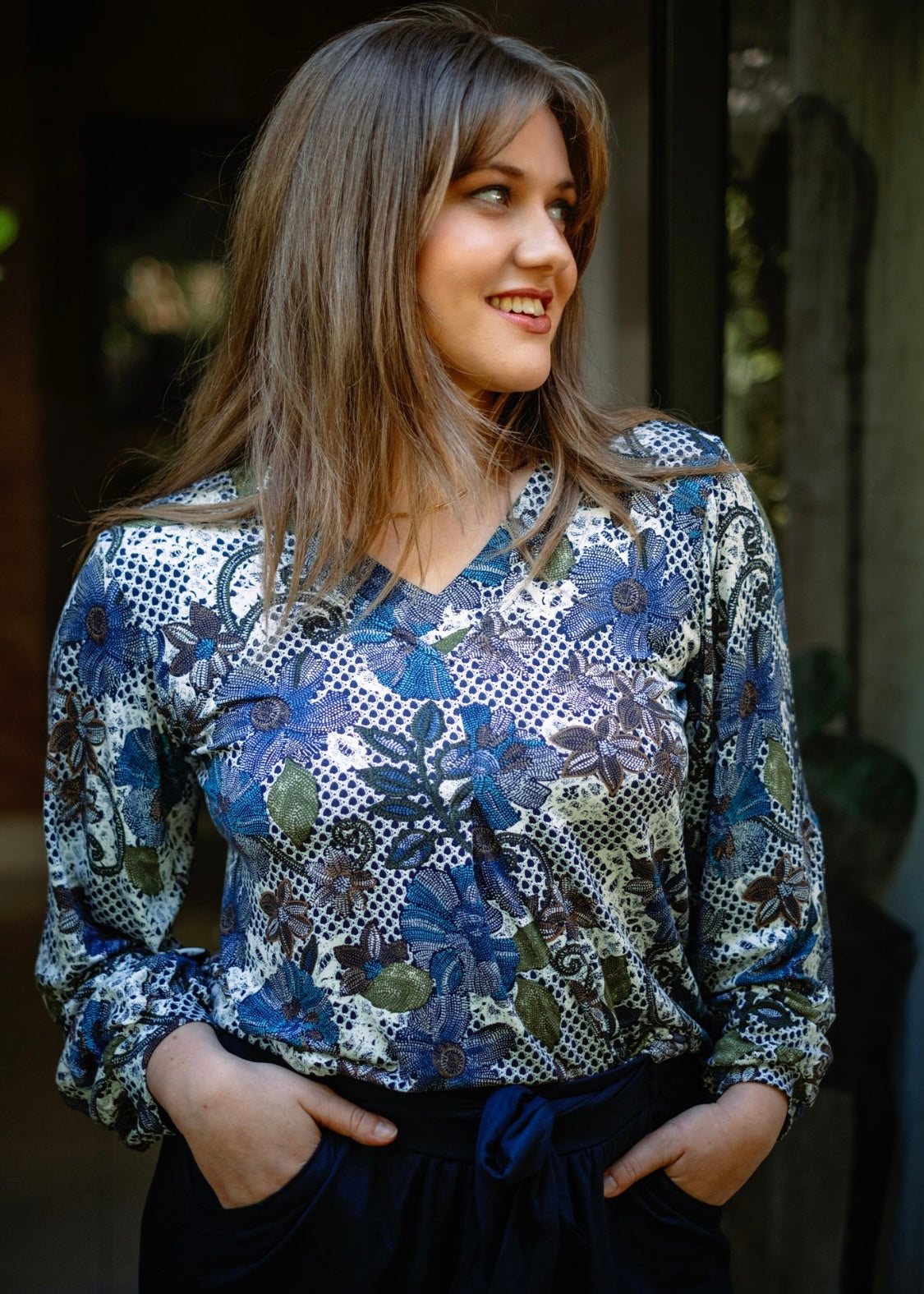 Amron Top in Navy Floral