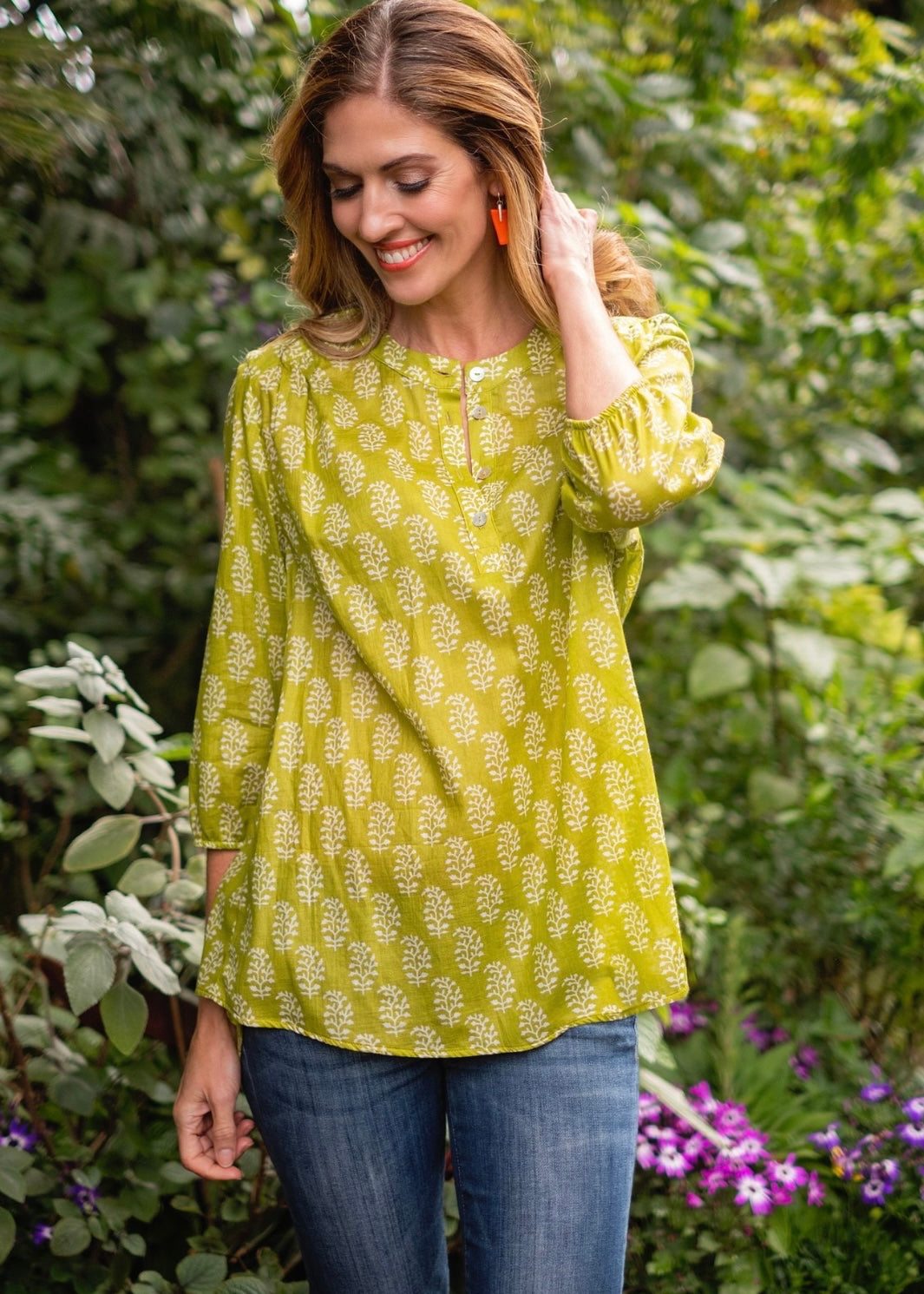 Lauren Comfy in Chatreuse & white fern