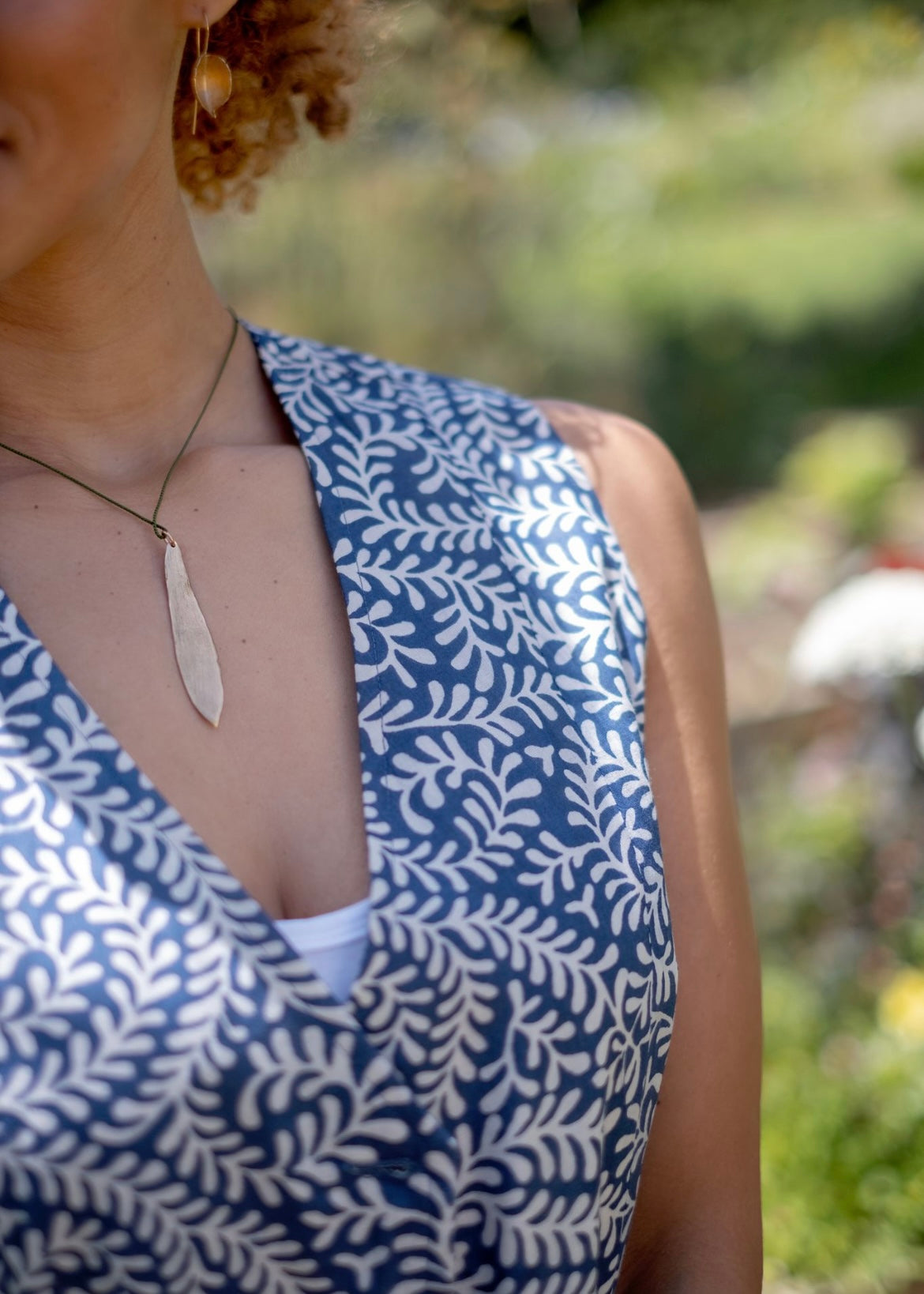 Gilet in Blue Grey Branches