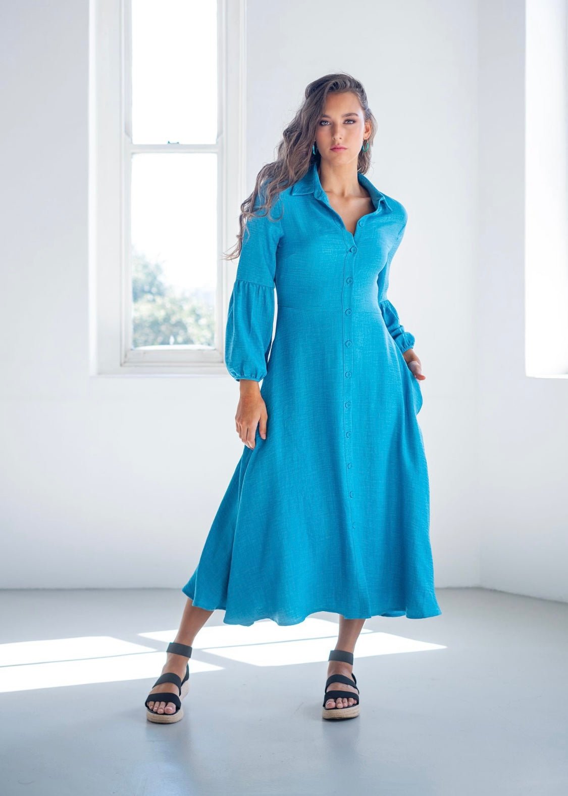 J-LO Dress winter puff sleeve in Blue