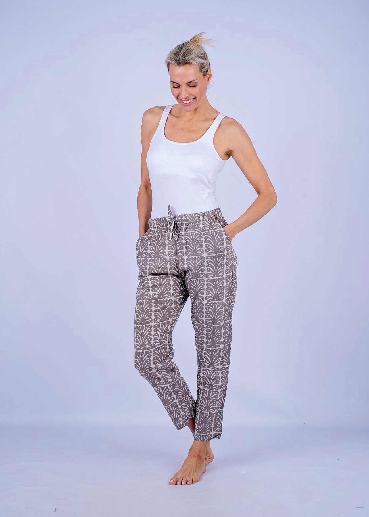 Pull on pants, Putty batik