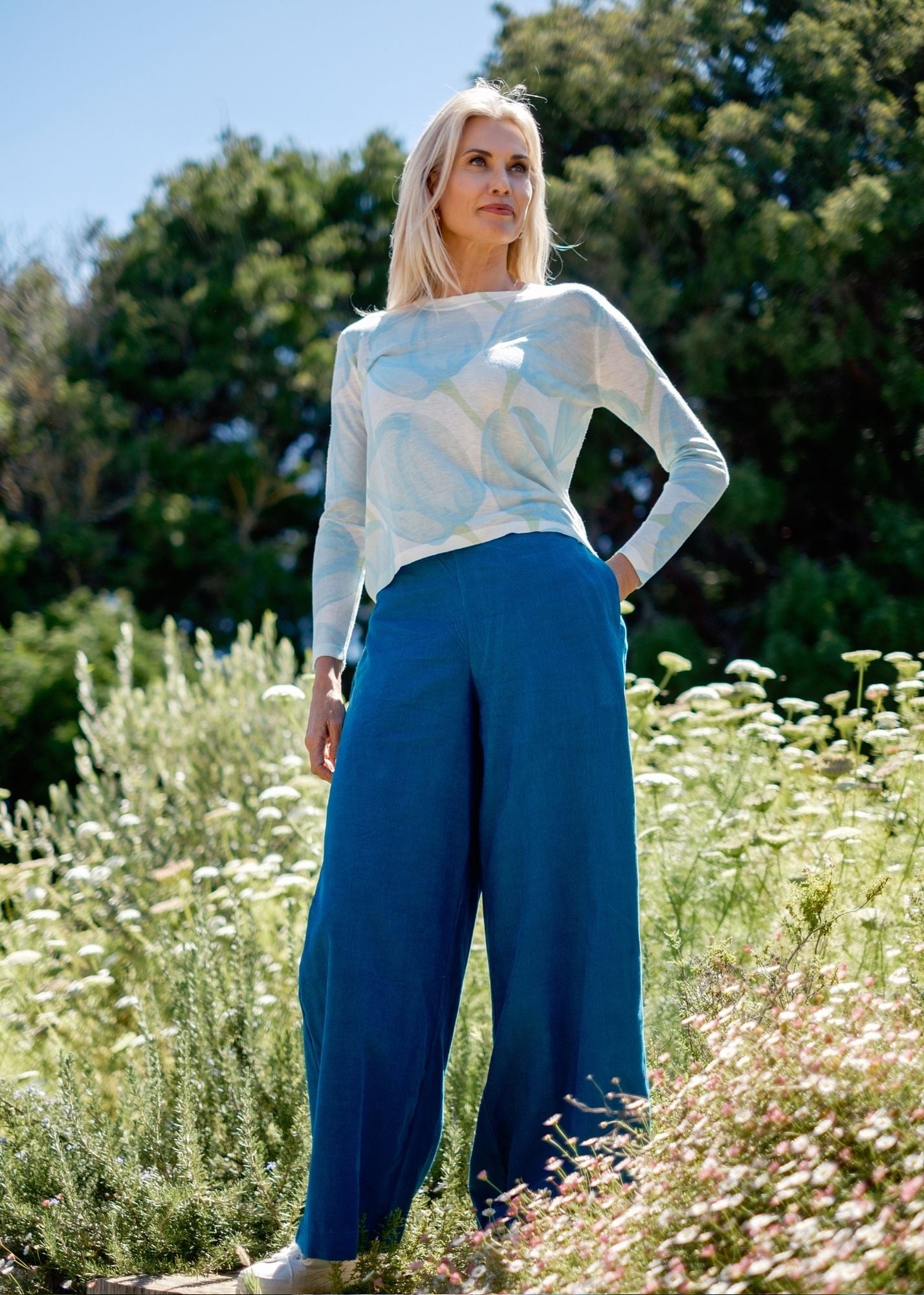 100% Wool Round Neck Long Sleeve Sweater in Blue Tulip