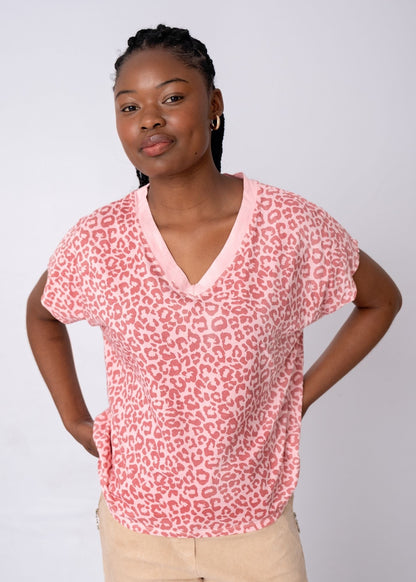 Lola V-Neck Shirt in Pink Safari