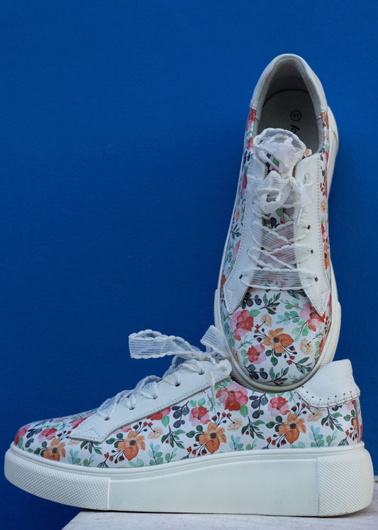 Bayley Sneaker in White Flowers