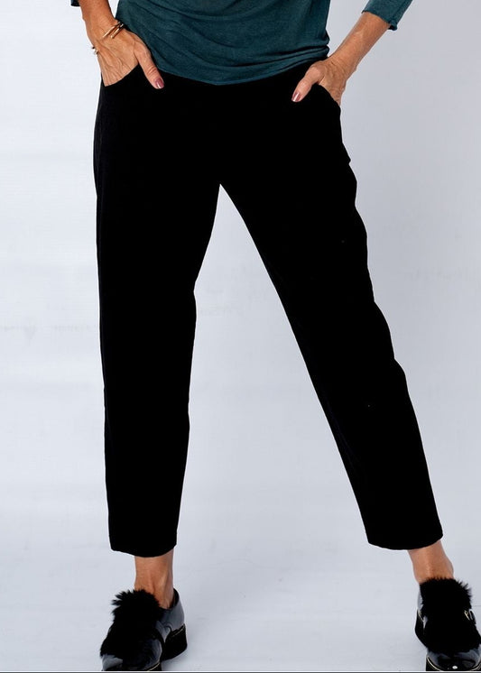 Venetian Cropped Pants in Black