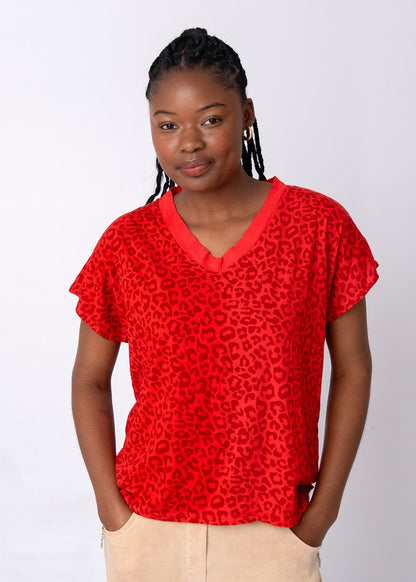 Lola V-Neck Shirt in Red Safari