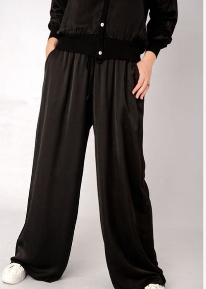 Lila Viscose Silk Blend Pants in Midnight