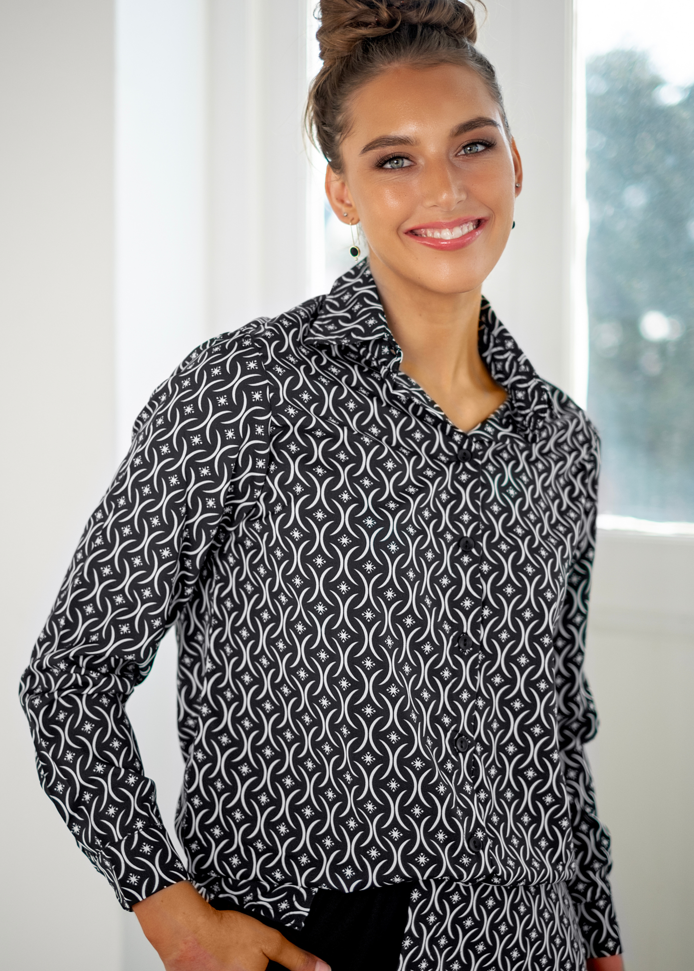 Button down blouse in Black and White
