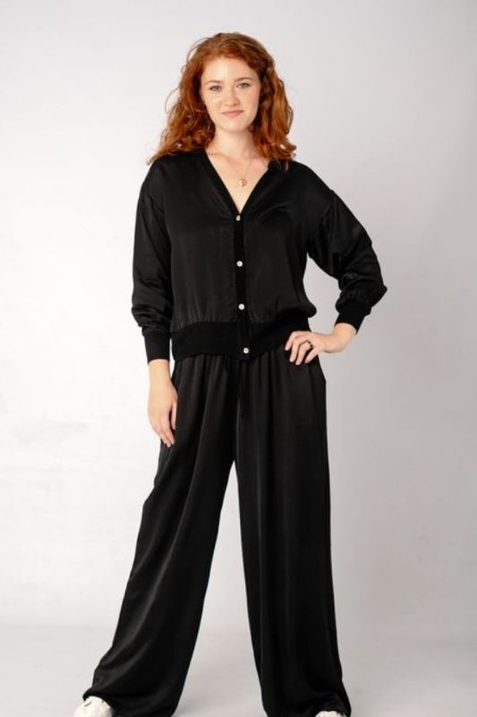 Lila Viscose Silk Blend Pants in Midnight