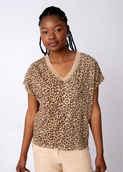 Lola V-Neck Shirt in Brown Safari