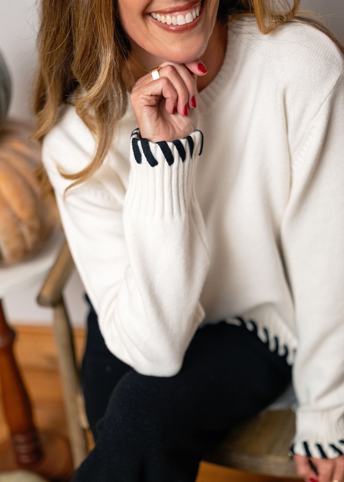 Chunky Knit with contrast Whipstitch in Ivory
