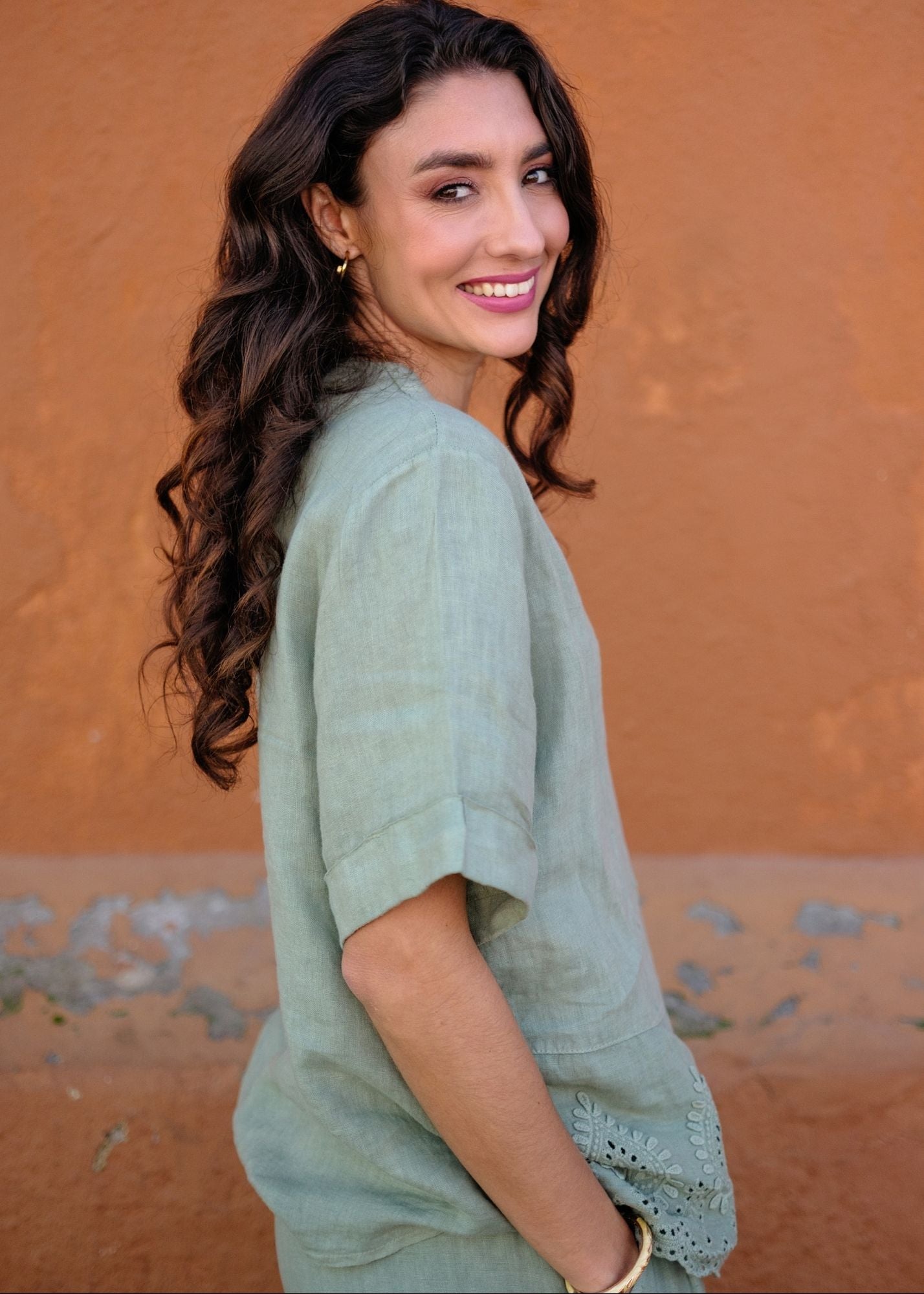 Lino 100% Linen V-Neck Blouse in Rich Olive Broderie