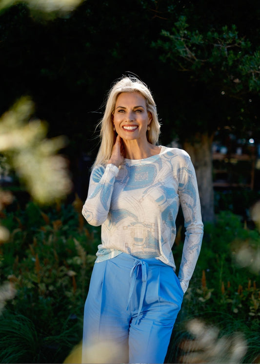 100% Wool Round Neck Long Sleeve Sweater in Blue Saddle