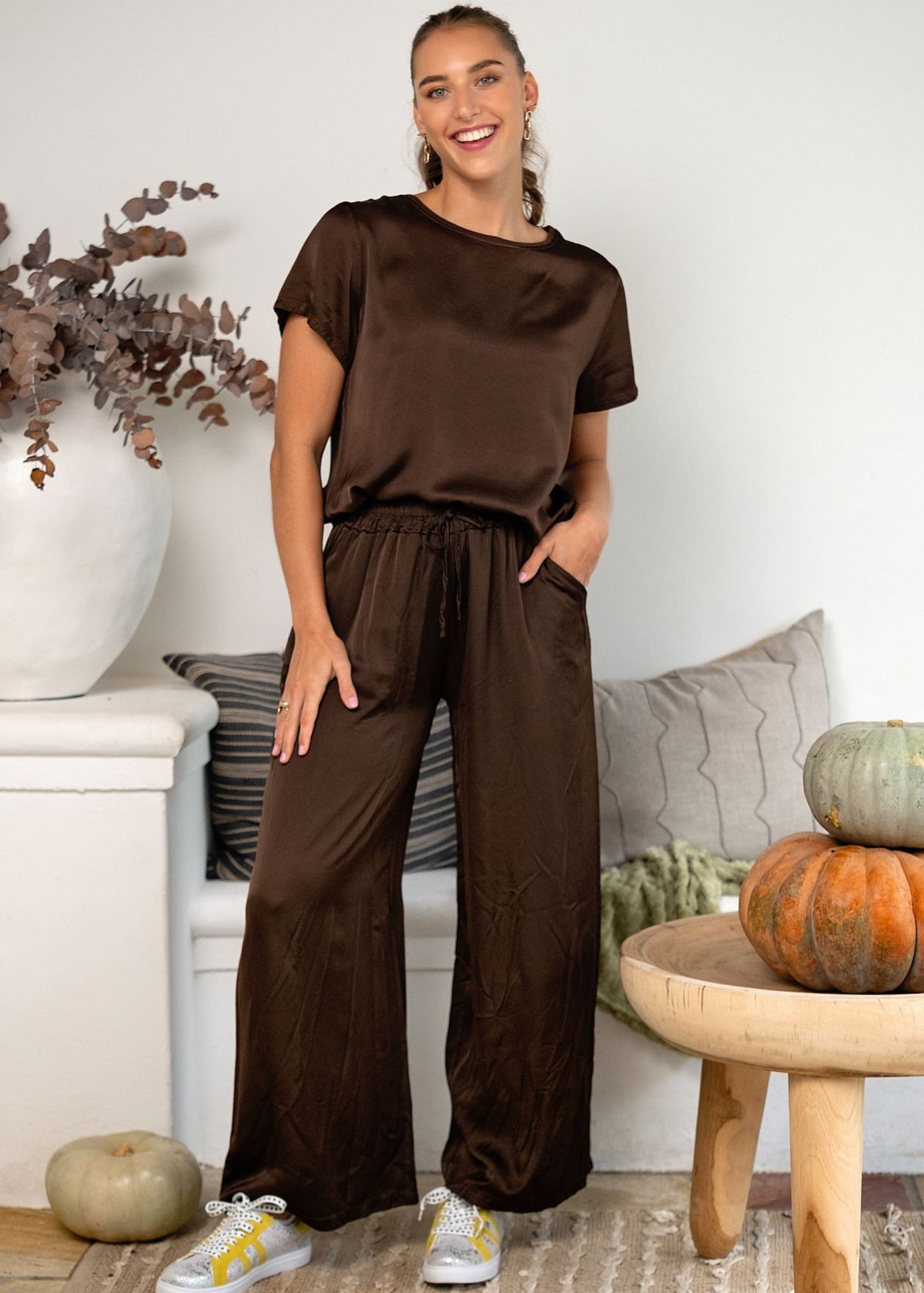 Lila Crew Neck Short Sleeve Top in Chocolate Brown