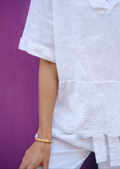 Lino 100% Linen V-Neck Blouse in White Broderie