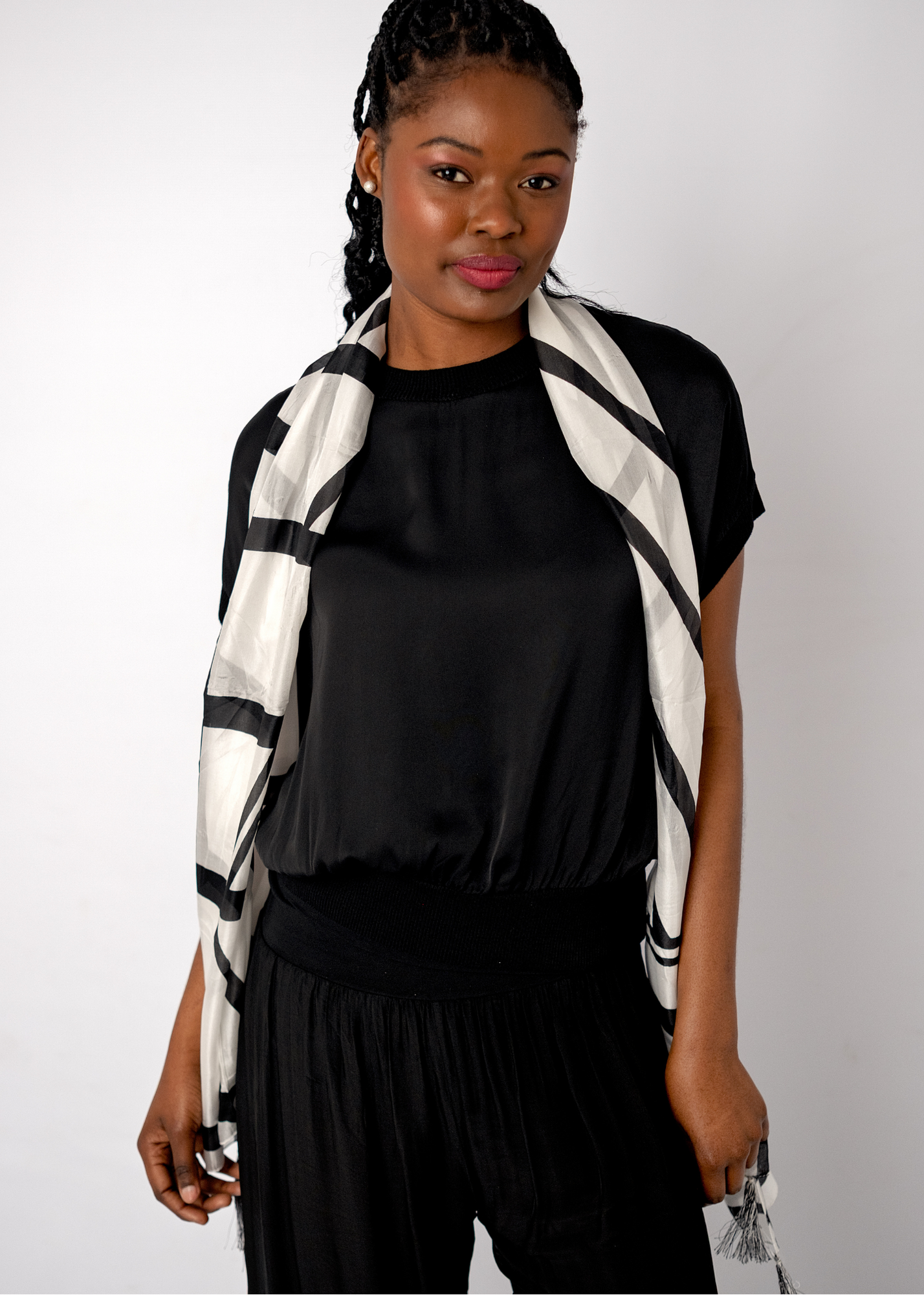Lila Crew Top Short Sleeve in Black