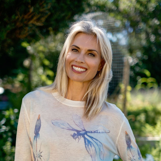 100% Wool Round Neck Long Sleeve Sweater in Blue Dragonfly