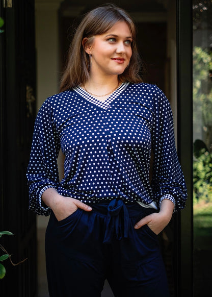 Amron Top in Navy and white polladots with contrast