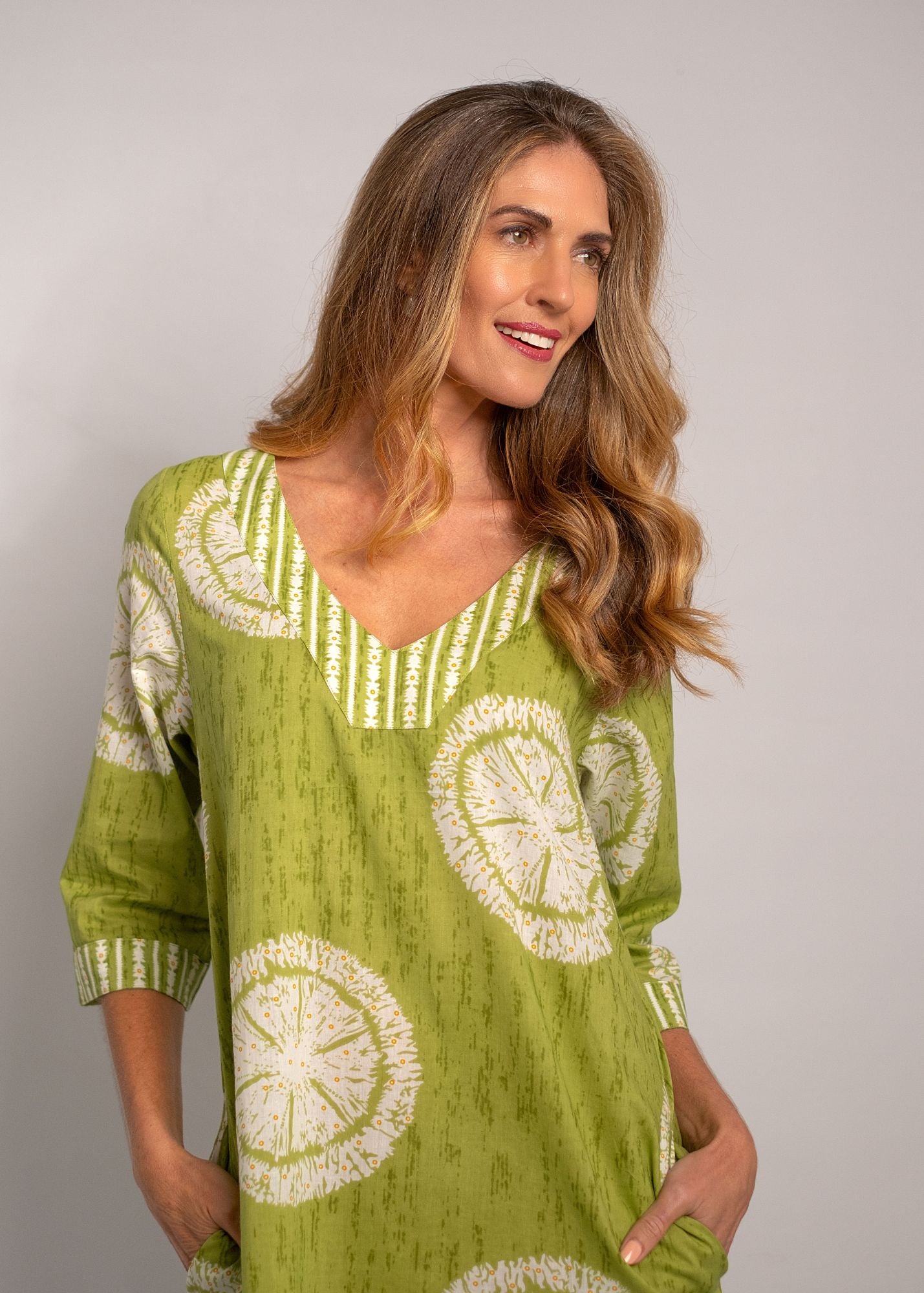 V-Neck tunic in Olivetta