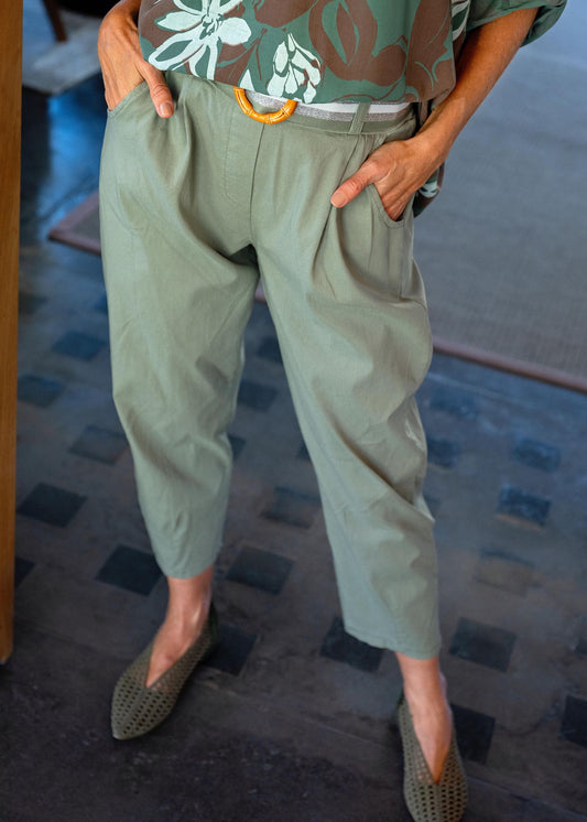 Venetian Cropped Pants in Saggia