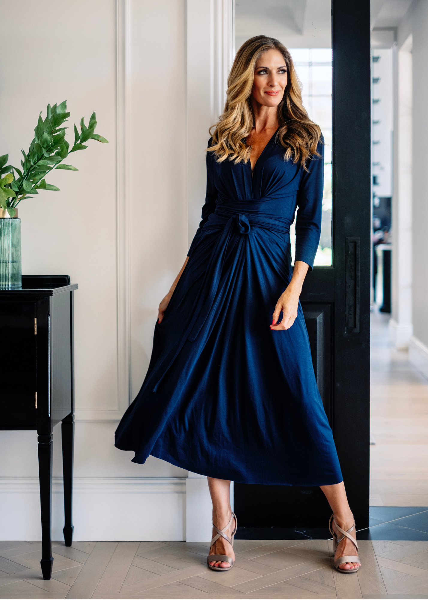 Inge Wrap dress - calf length in Navy