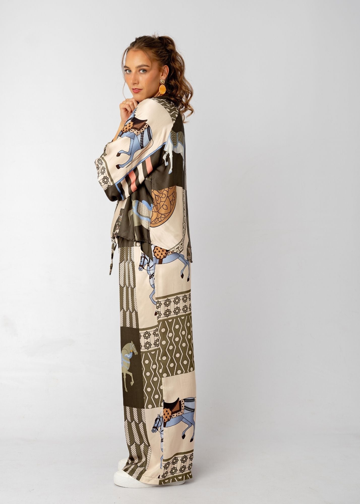 Bougiee Lounge Blouse in Bellicina