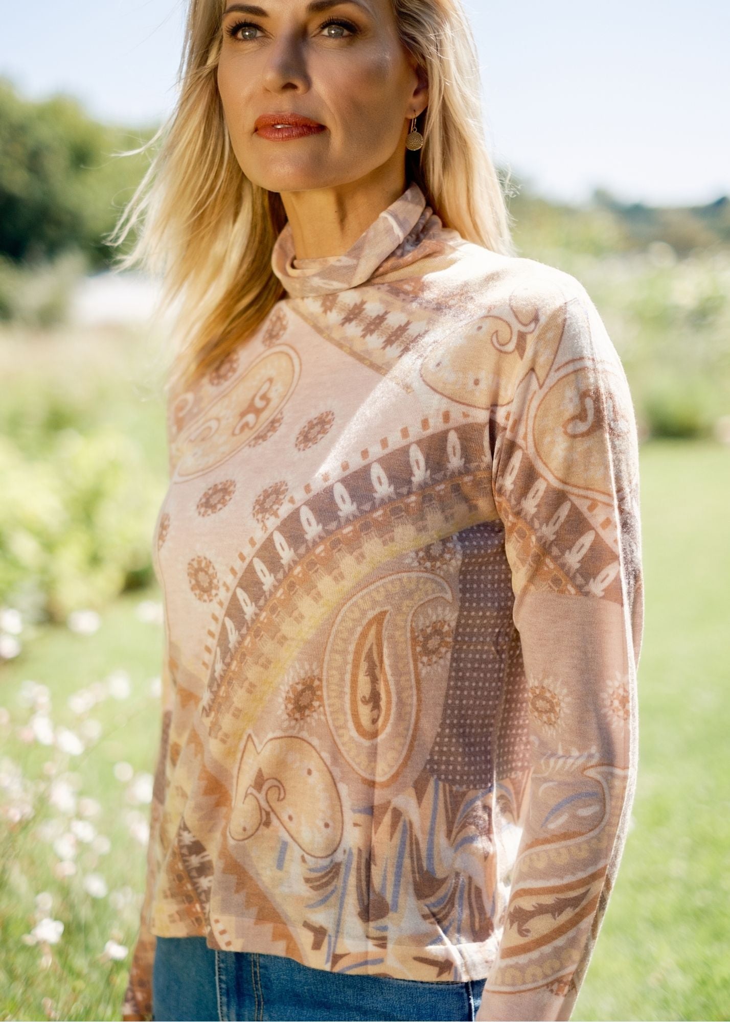 100% Wool Turtle Neck Long Sleeve Sweater in Taupe Paisley