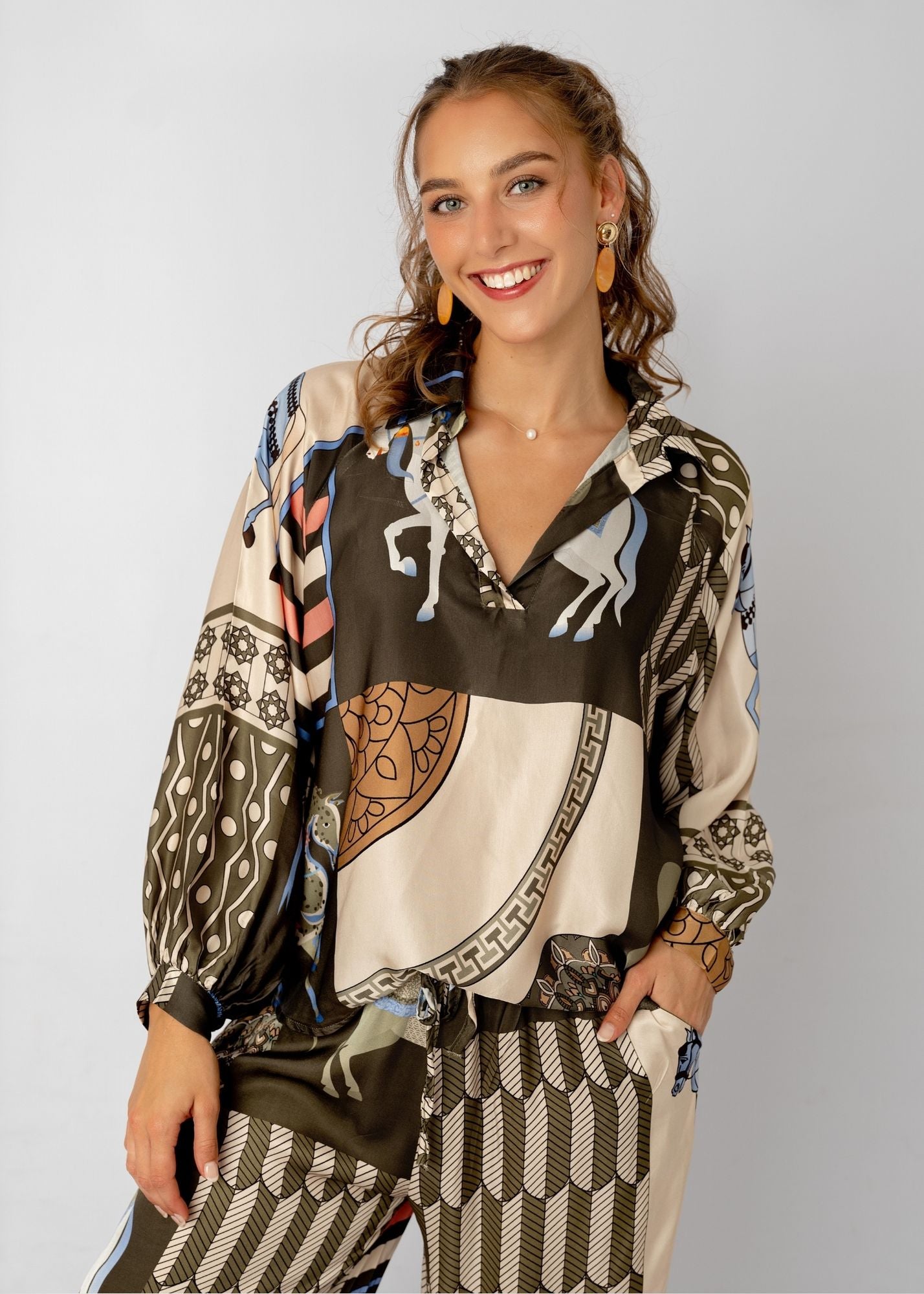 Bougiee Lounge Blouse in Bellicina