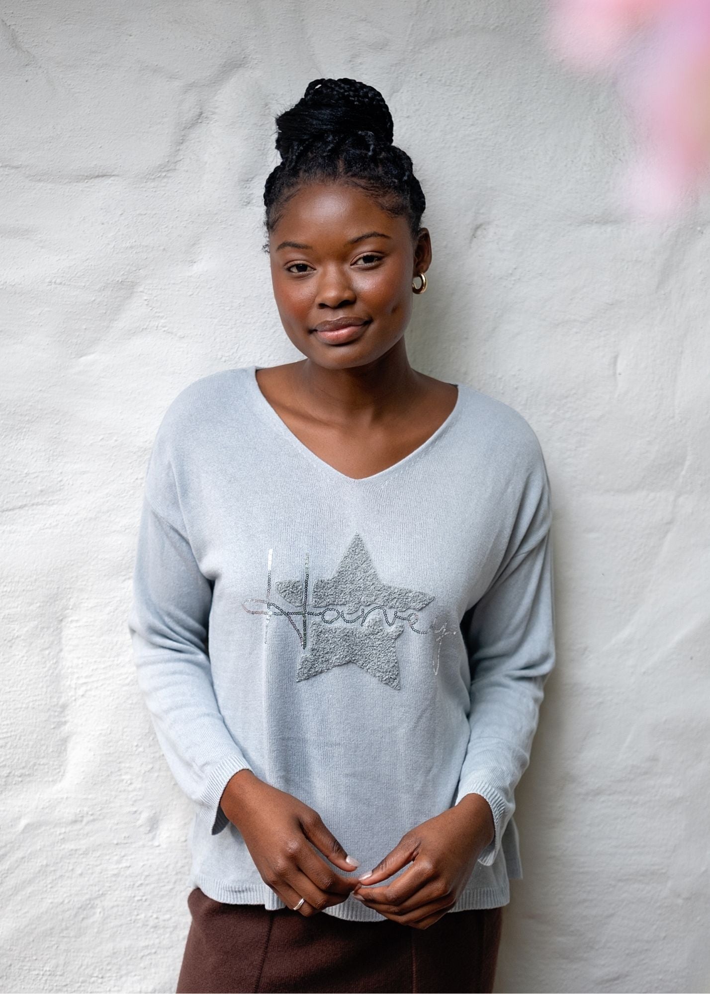 Honey Star Embellished V-Neck Knitted Top – Chambray