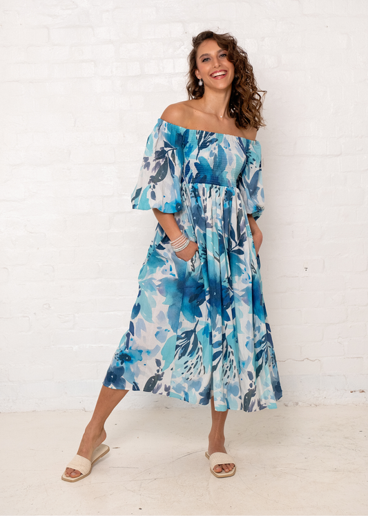 Donna Dress in Blue Flowers. ***NO FRILL**