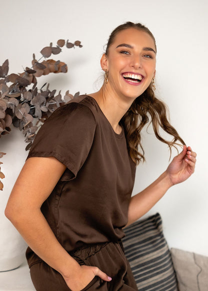 Lila Crew Neck Short Sleeve Top in Chocolate Brown