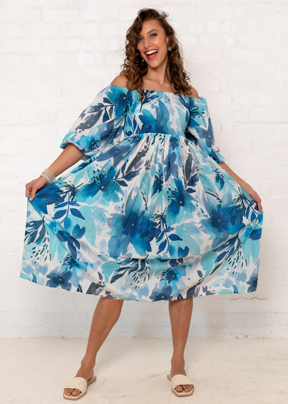 Donna Dress in Blue Flowers. ***NO FRILL**