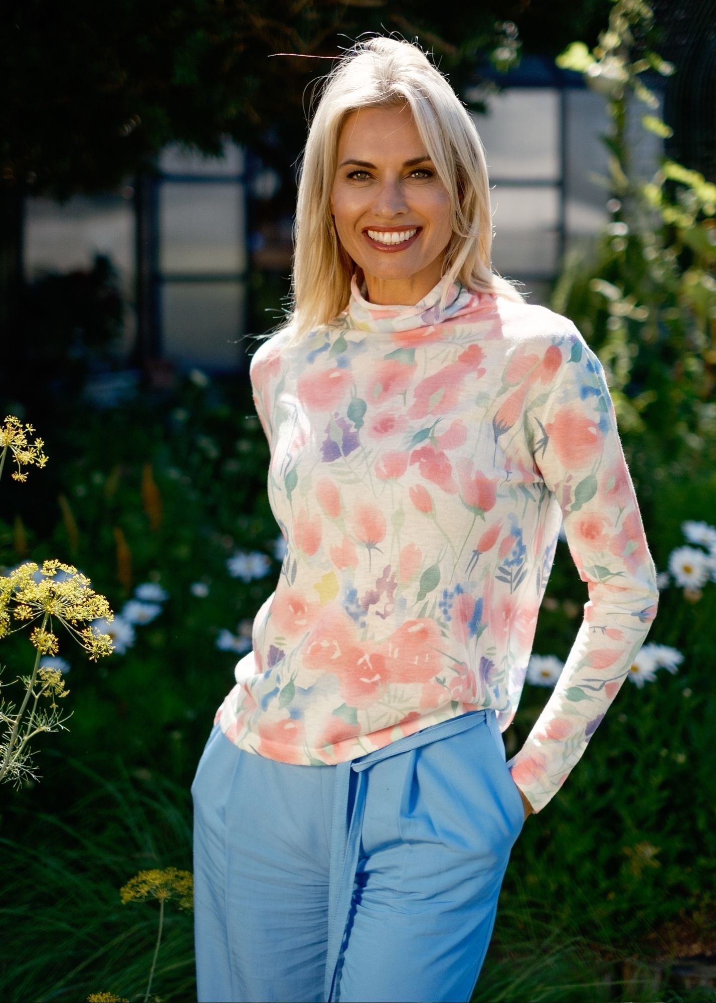 100% Wool Turtle Neck Long Sleeve Sweater in Pink Garden