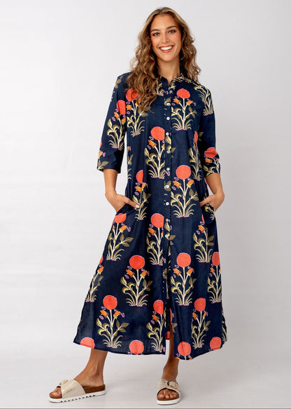Betty Button in Midnight Honey Oasis
