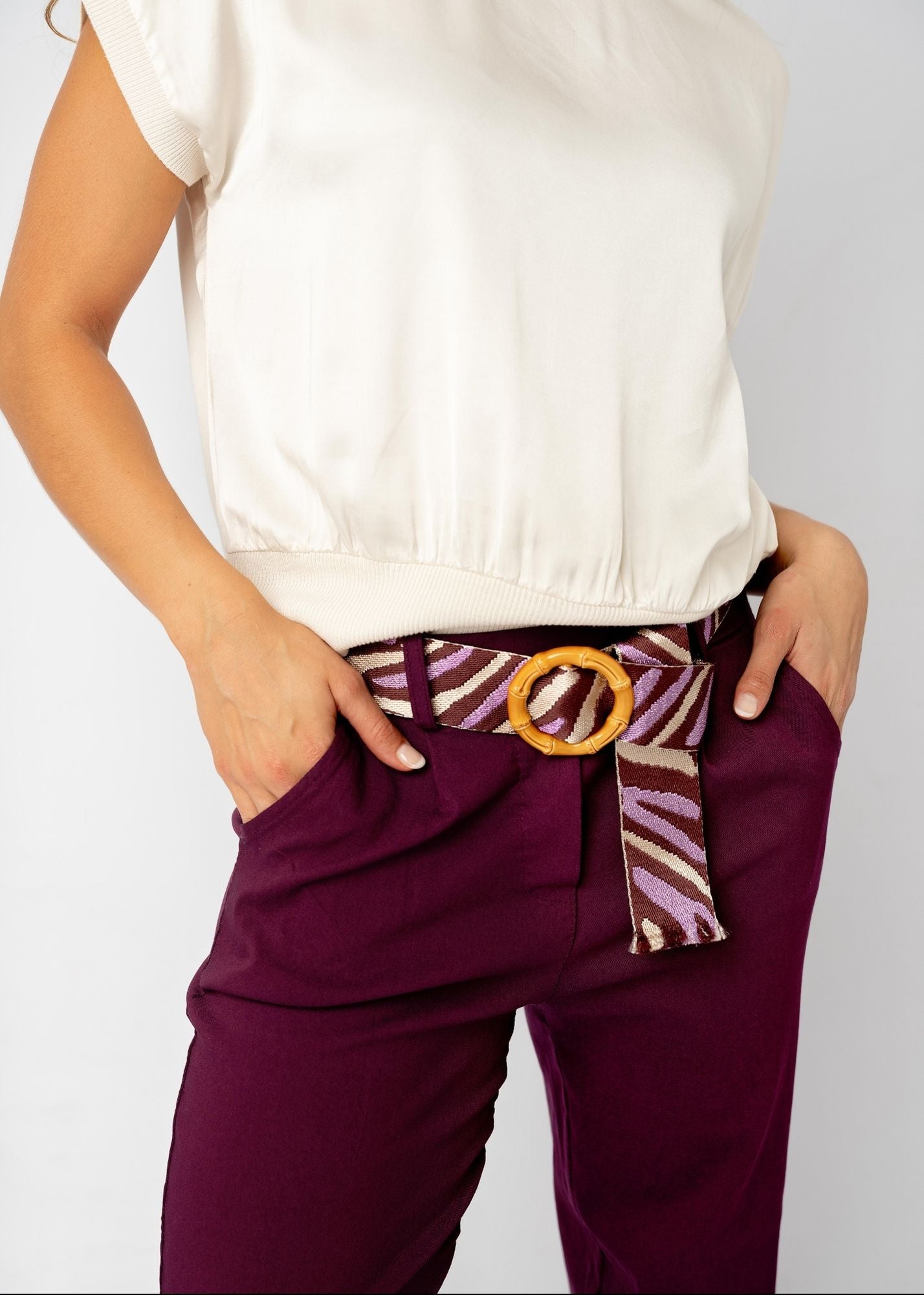 Venetian Cropped Pants in Bordeaux