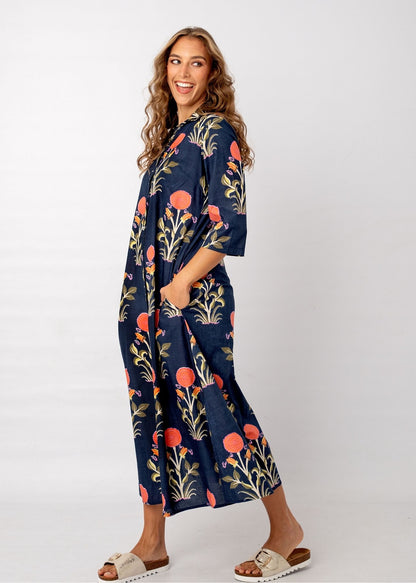 Betty Button in Midnight Honey Oasis