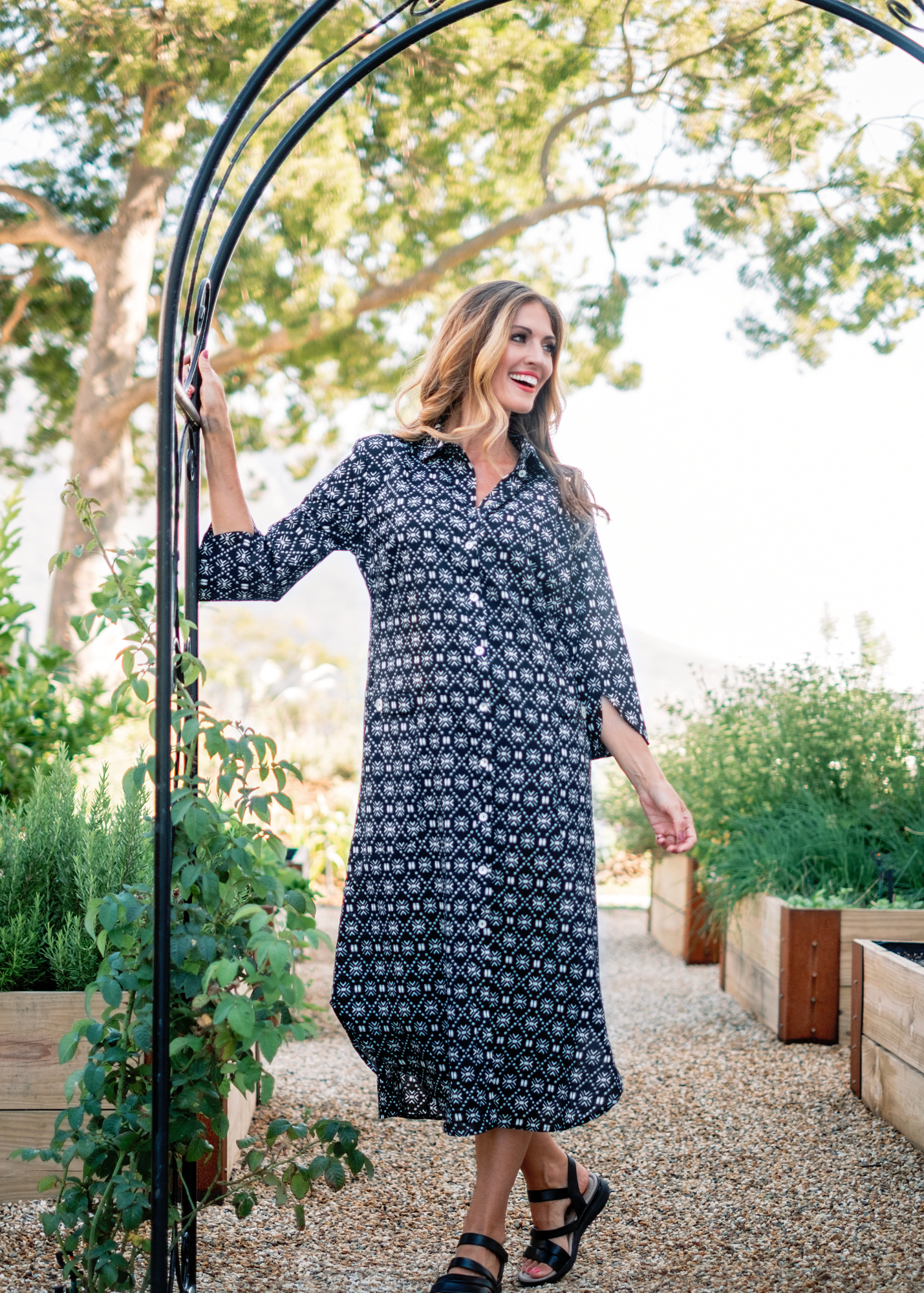 Tinos dress in Black & white