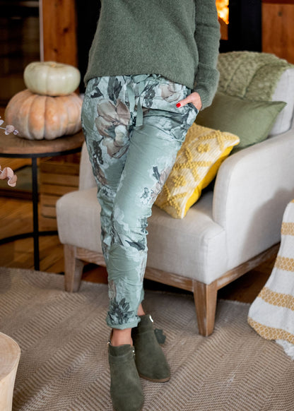 Serengeti Glam Graphic Slouch Pants in Sage Safari