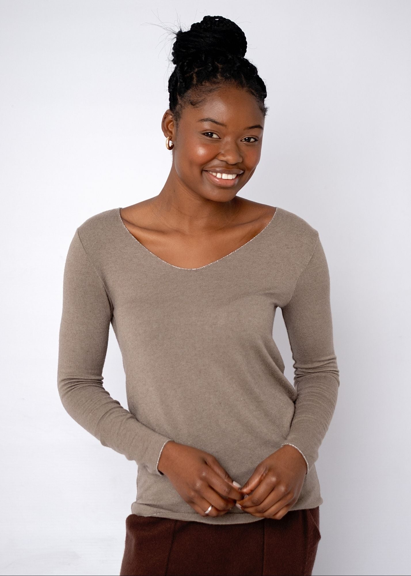 Silver Lining V-Neck Winter Weight Knit Jumper in Dark Taupe