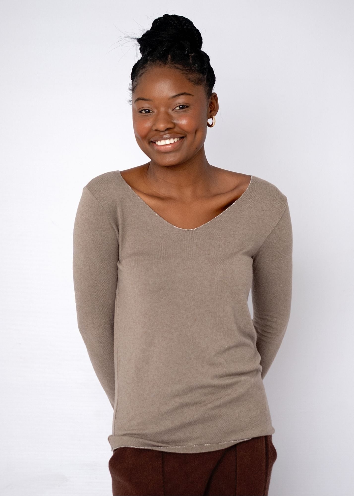 Silver Lining V-Neck Winter Weight Knit Jumper in Dark Taupe