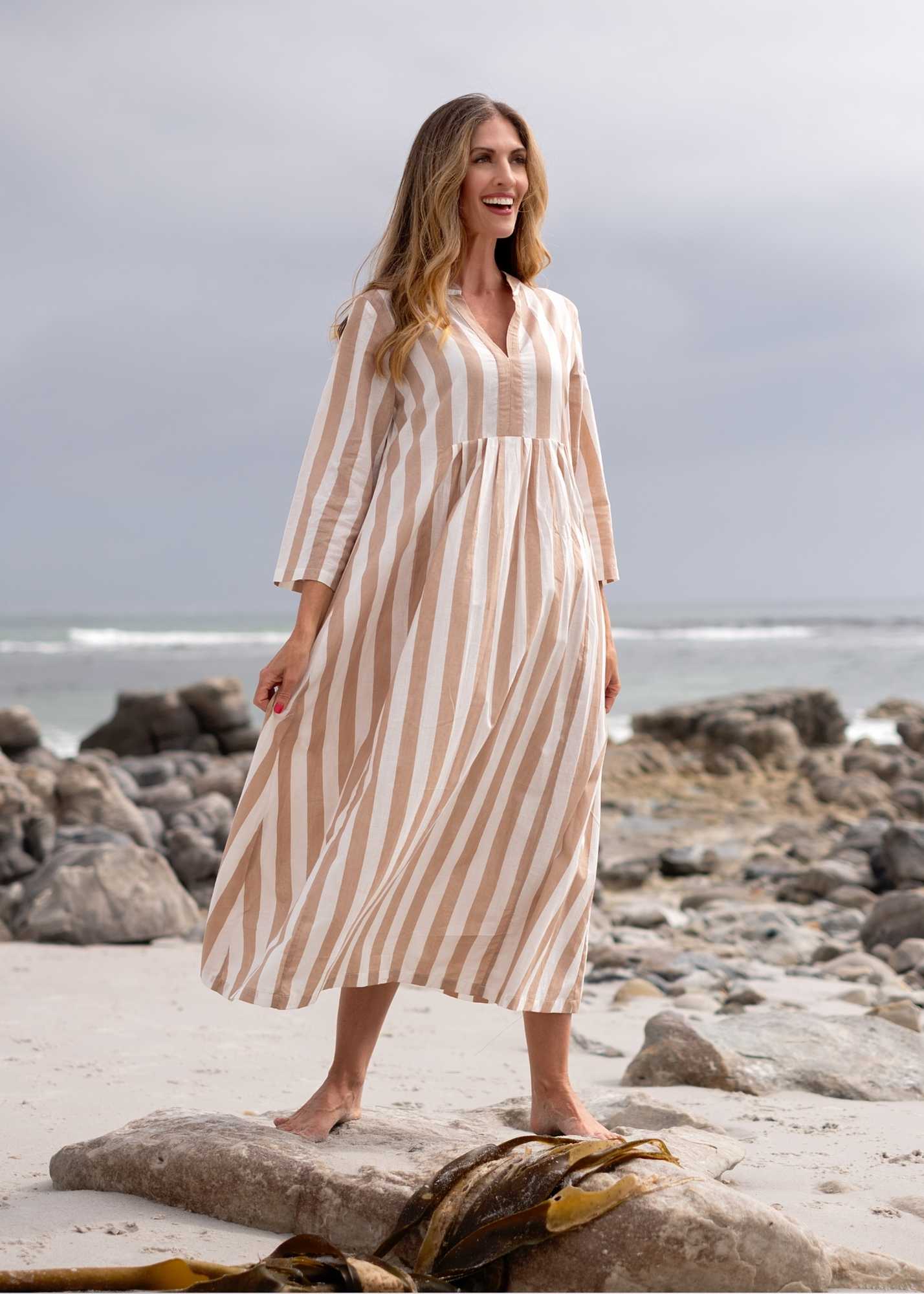 Amelia pleated dress Long, Stone Pinstripe