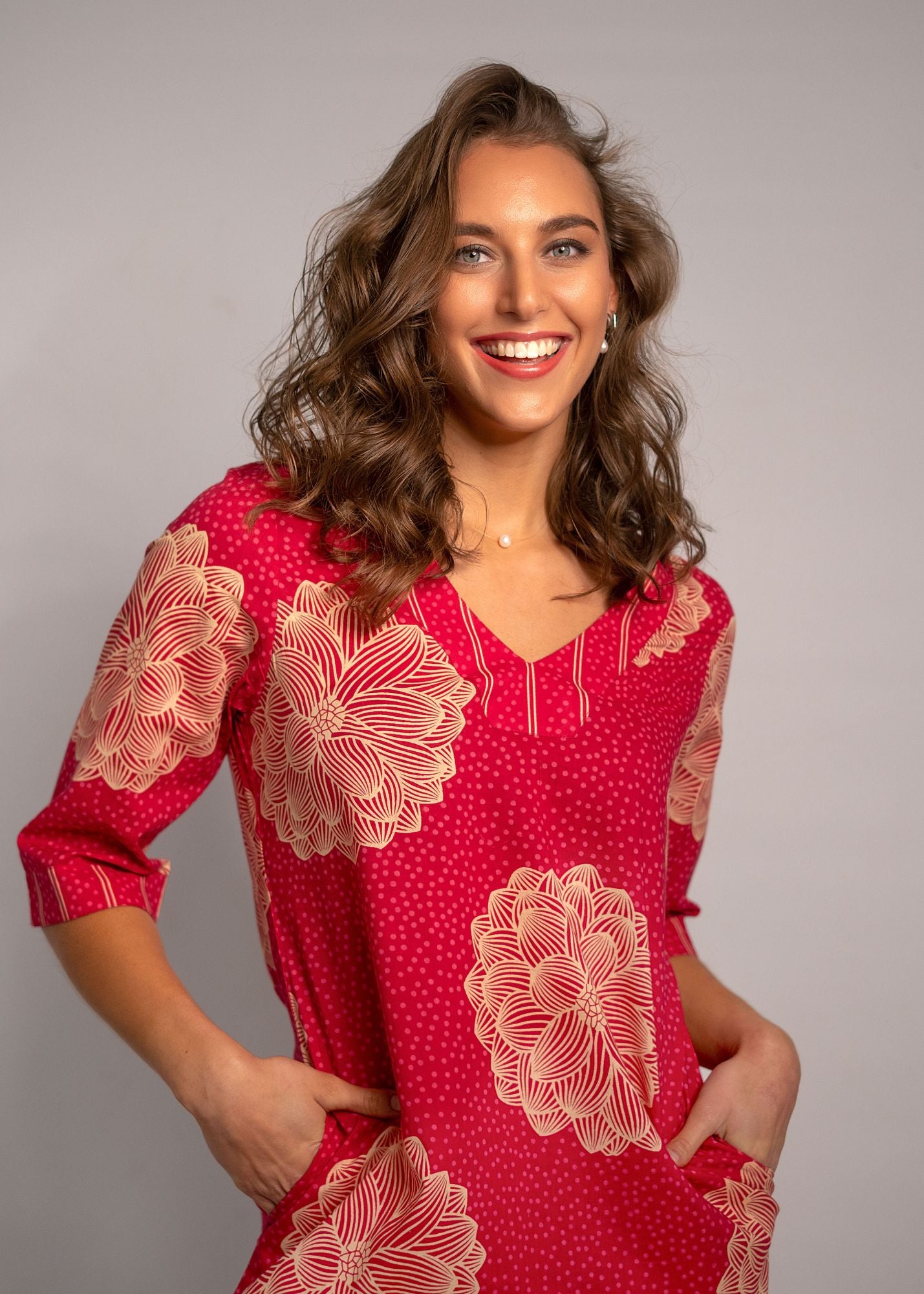 V-Neck tunic in Red Dahlia