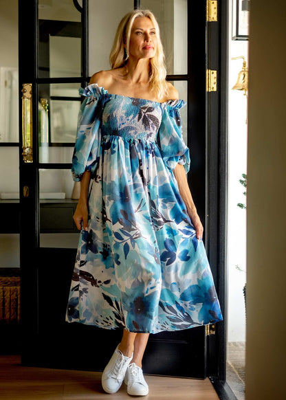 Donna Dress in Blue Flowers. ***NO FRILL**