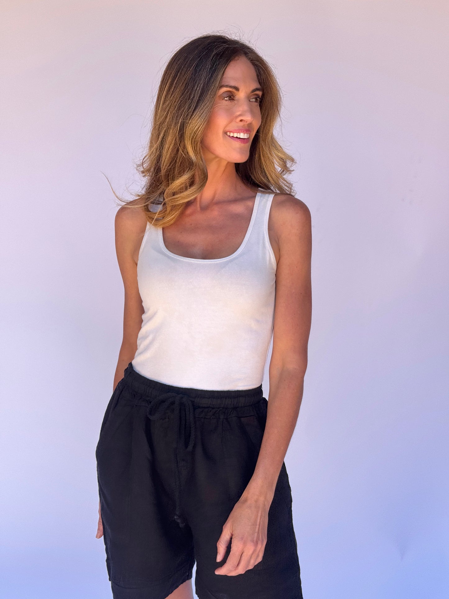 La Vita Linen Shorts – Black