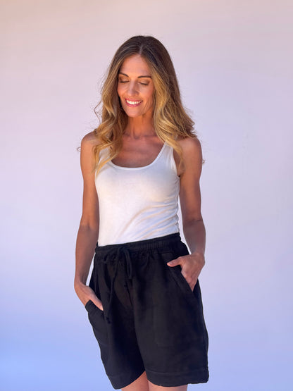 La Vita Linen Shorts – Black