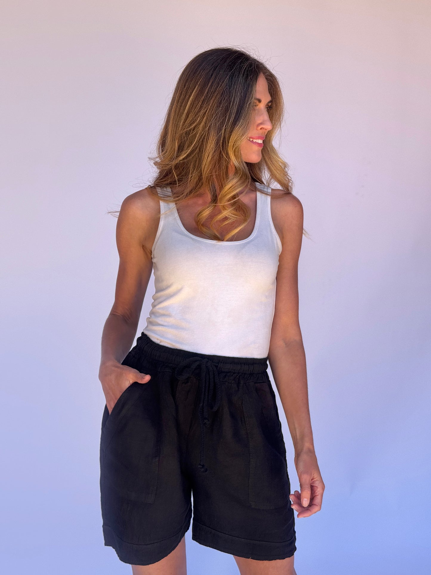 La Vita Linen Shorts – Black