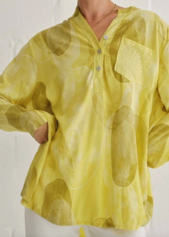 Mandarino Blouse in Butter Geometrical Shapes